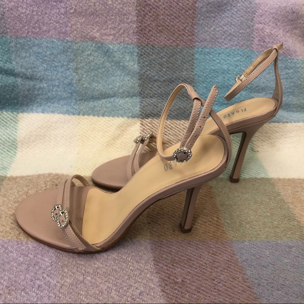 Pegabo Beige Stiletto Heels - Womens Size 37 - EUC